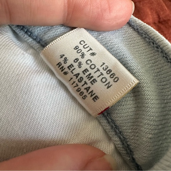 J Brand Mid Rise Crop Capri in the color Solana size 27 - Picture 5 of 16